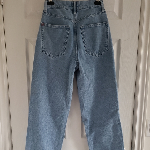 High Waisted Baggy Jeans - Picture 3 of 3